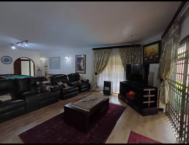 5 BEDROOM HOUSE FOR SALE IN VANDERBIJLPARK SE 2